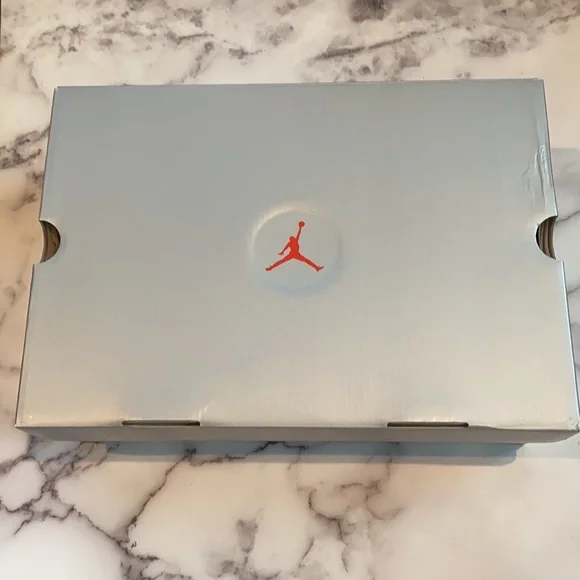 Air Jordan 13 Retro - Picture 7 of 8